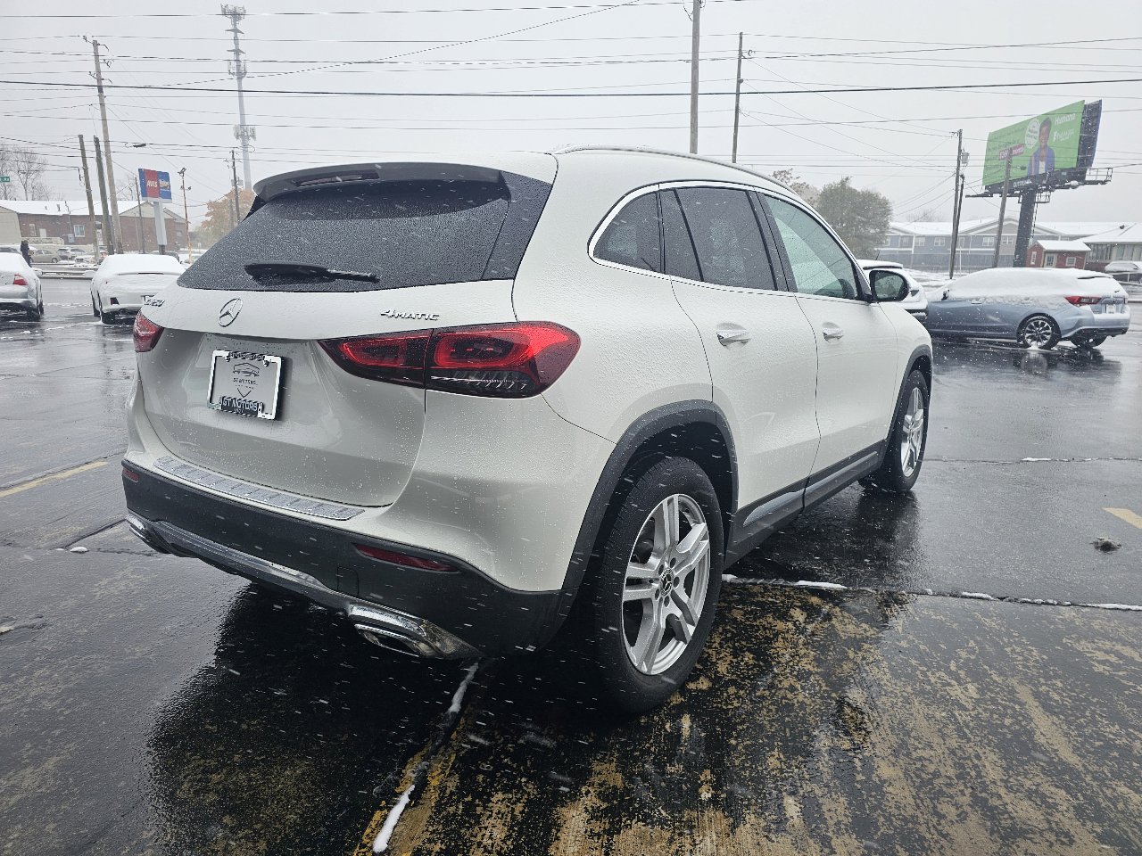 Used 2021 Mercedes-Benz GLA 250 4MATIC w/ Premium Package image 5