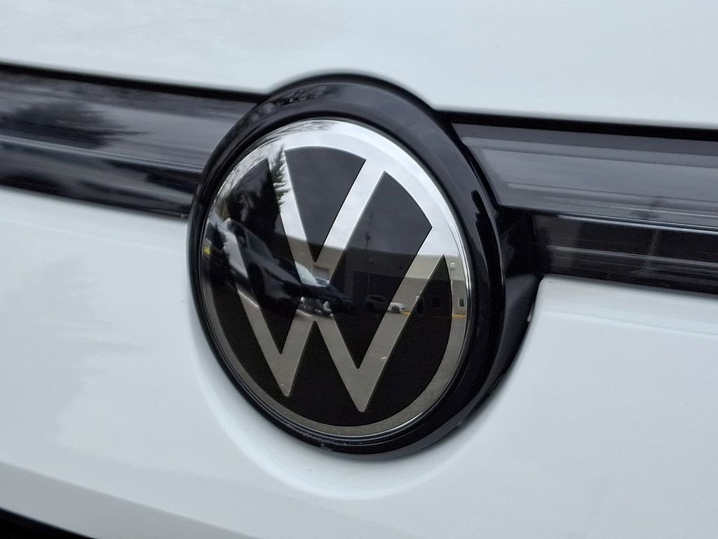 Used 2025 Volkswagen Tiguan S image 29