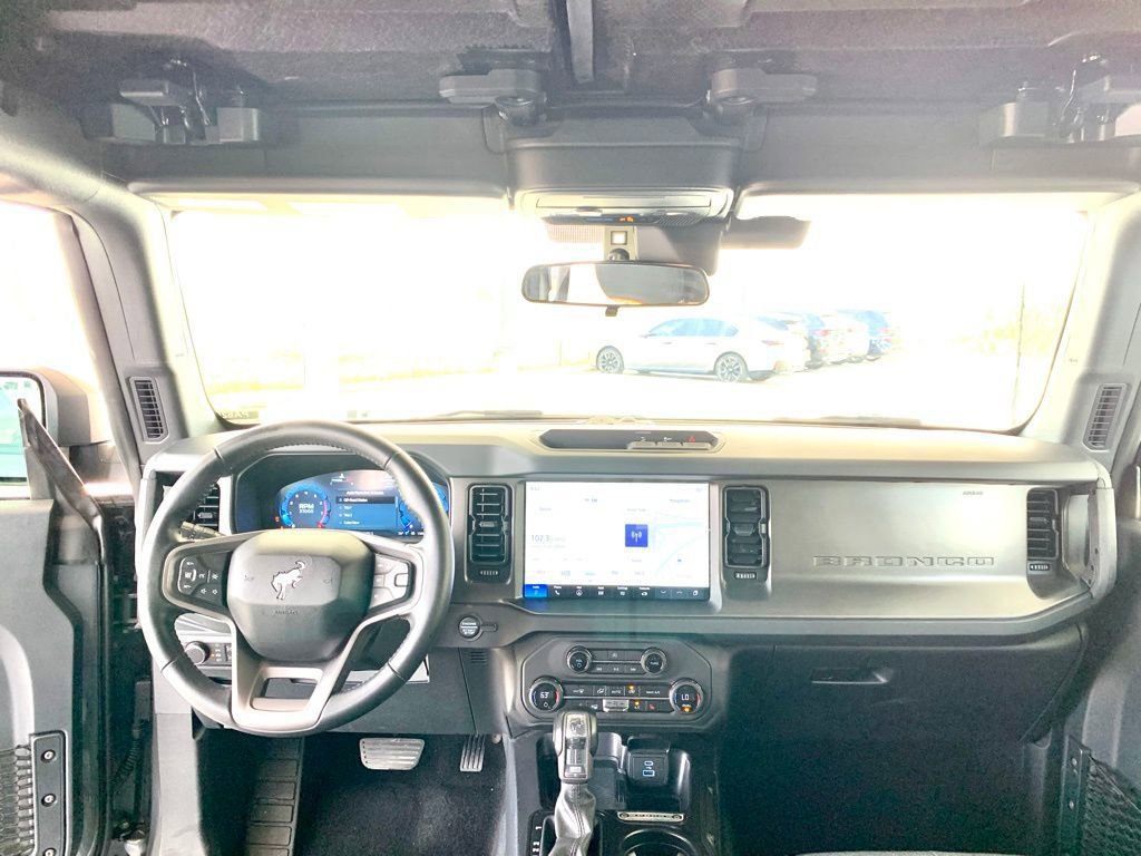 Used 2025 Ford Bronco Big Bend image 16
