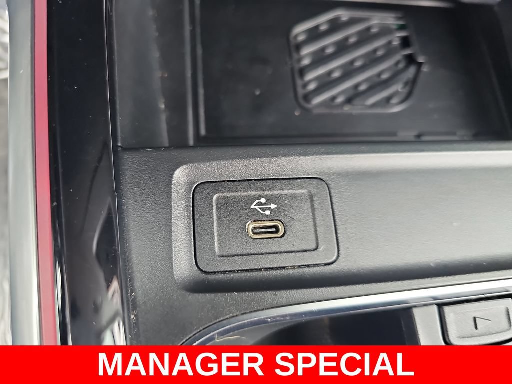 Used 2025 Mercedes-Benz GLB 250 image 24