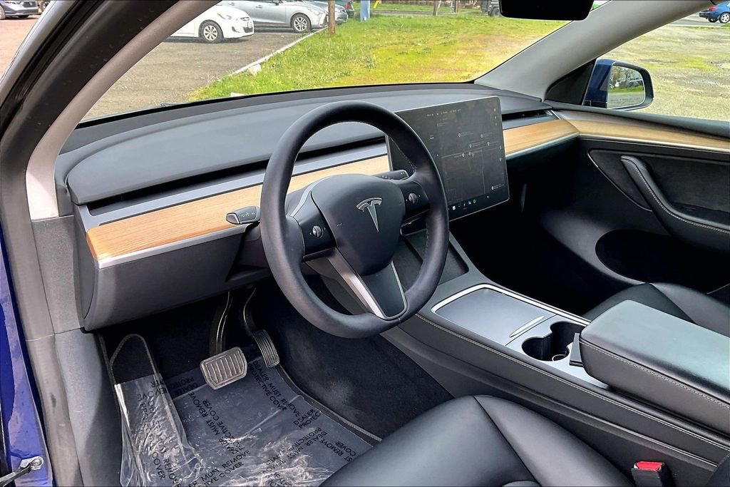 Used 2023 Tesla Model Y Long Range image 18