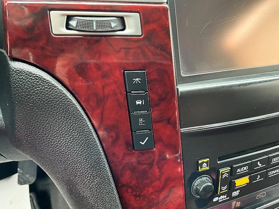 Used 2014 Cadillac Escalade Luxury image 21