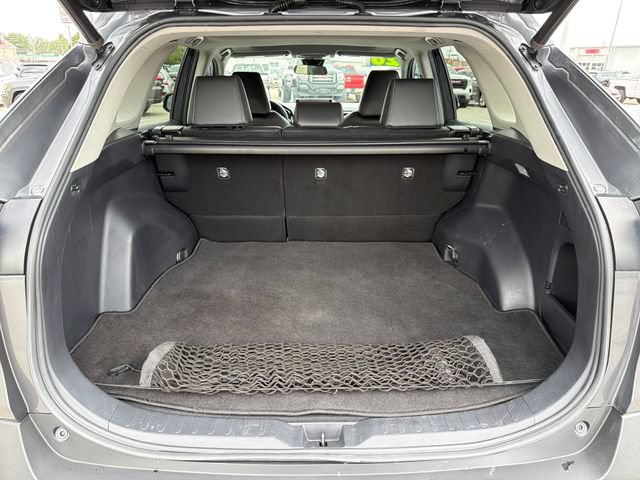 Used 2020 Toyota RAV4 XLE Premium FWD image 29