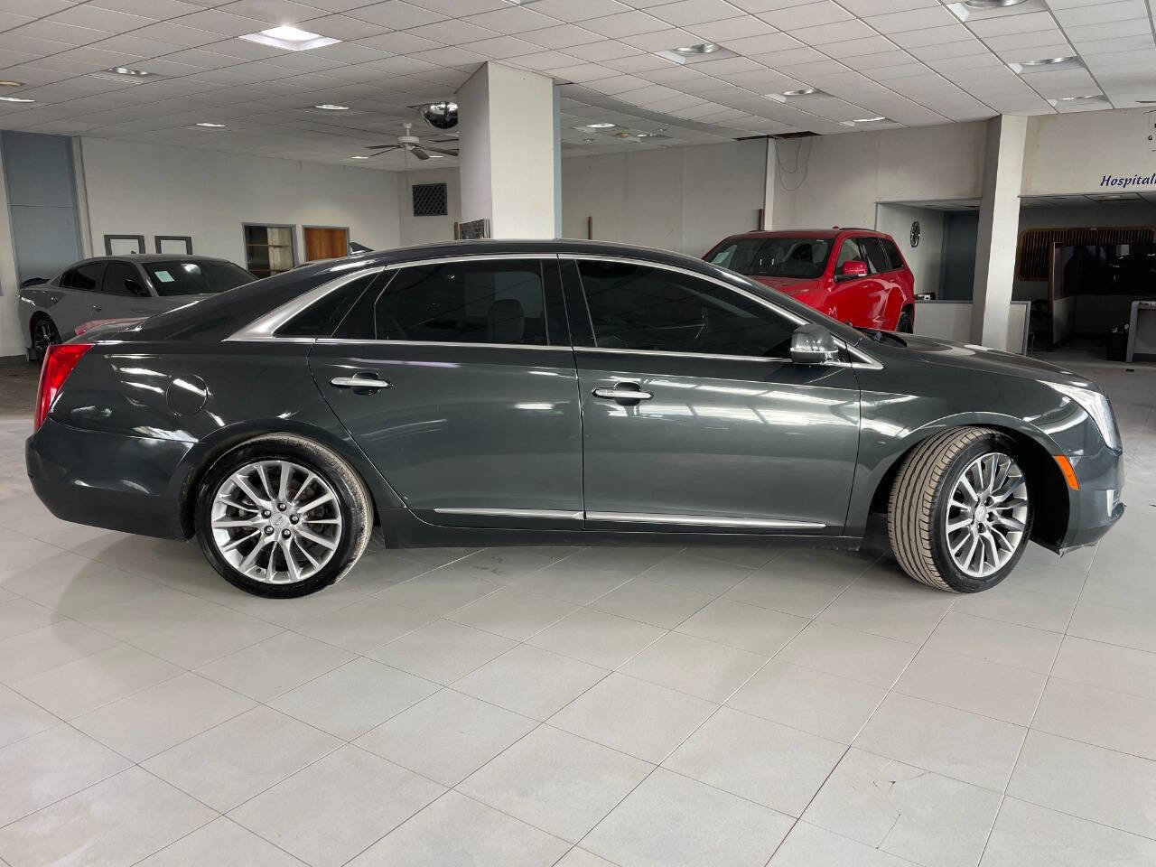 Used 2013 Cadillac XTS Luxury w/ Driver Awareness Package image 8