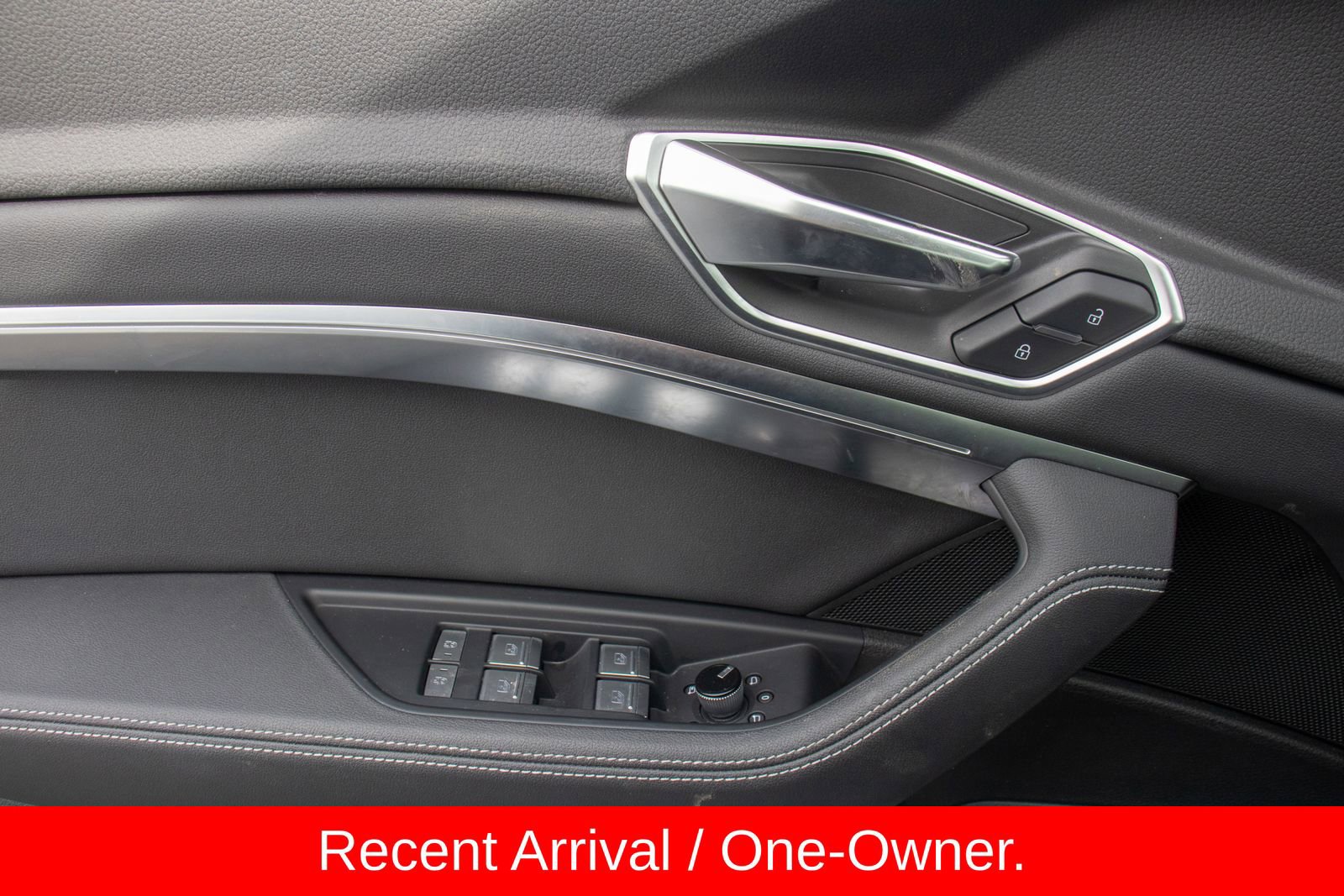 Used 2021 Audi e-tron Premium Plus w/ Premium Plus Package image 17