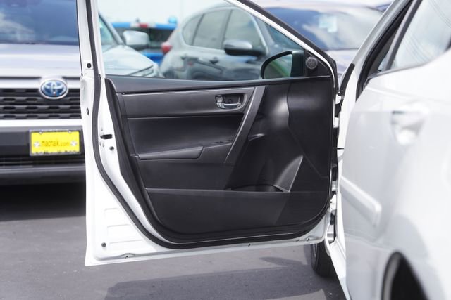 Used 2017 Toyota Corolla XLE image 31