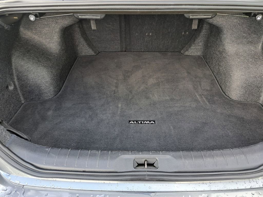 Used 2024 Nissan Altima 2.5 SV FWD image 25