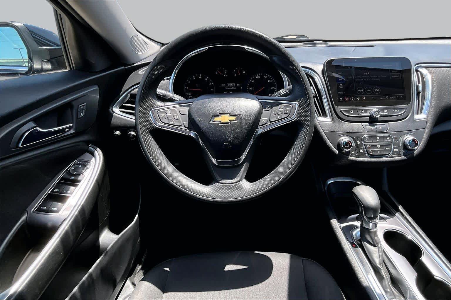 Used 2021 Chevrolet Malibu LT FWD image 6