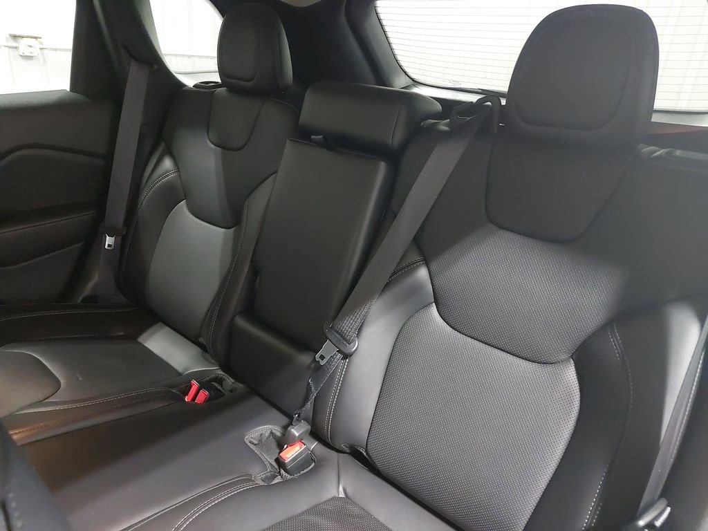 Used 2020 Jeep Cherokee Limited image 13