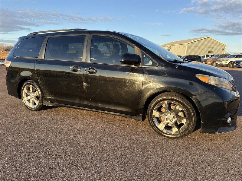 Used 2011 Toyota Sienna SE w/ Preferred Pkg image 10