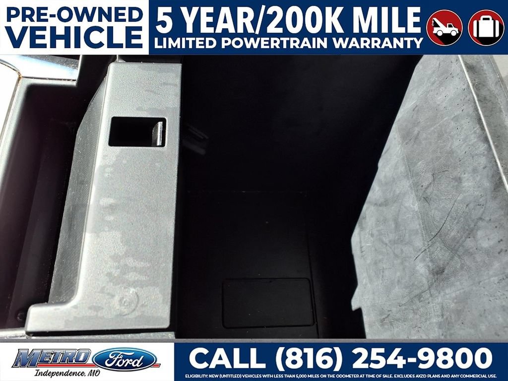 Used 2022 Ford Explorer XLT w/ Equipment Group 202A AWD/4WD image 17