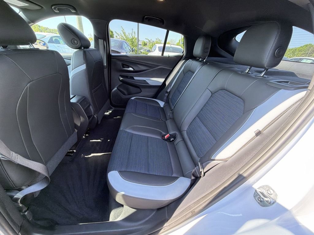 Used 2024 Buick Envista Preferred w/ Advanced Safety Package FWD image 23