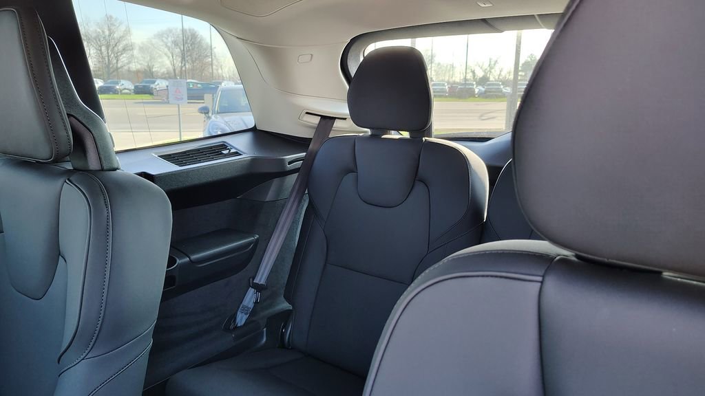 New 2026 Volvo XC90 B6 Plus image 31