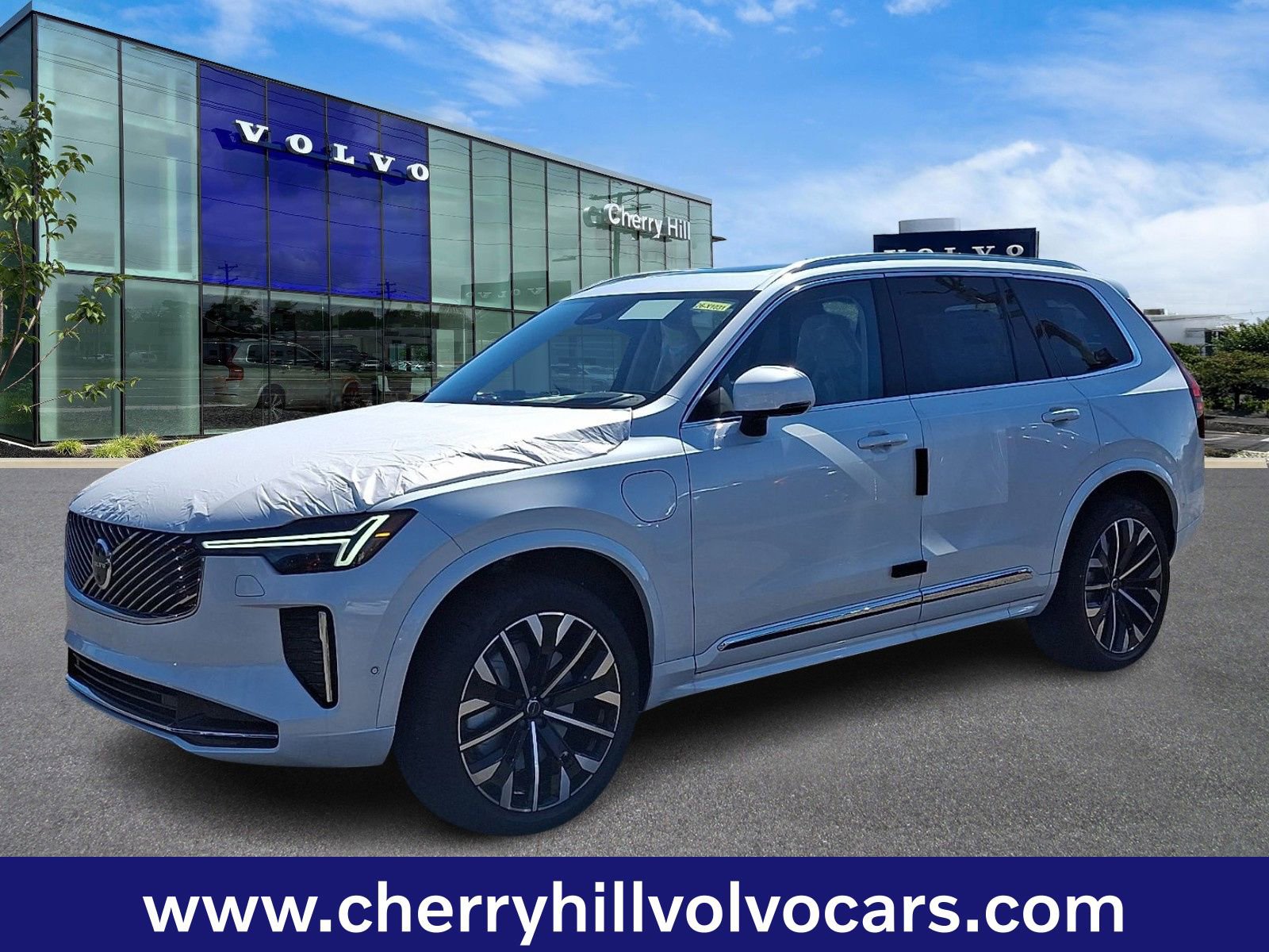 New 2026 Volvo XC90 T8 Ultra w/ Protection Package Premier image 2