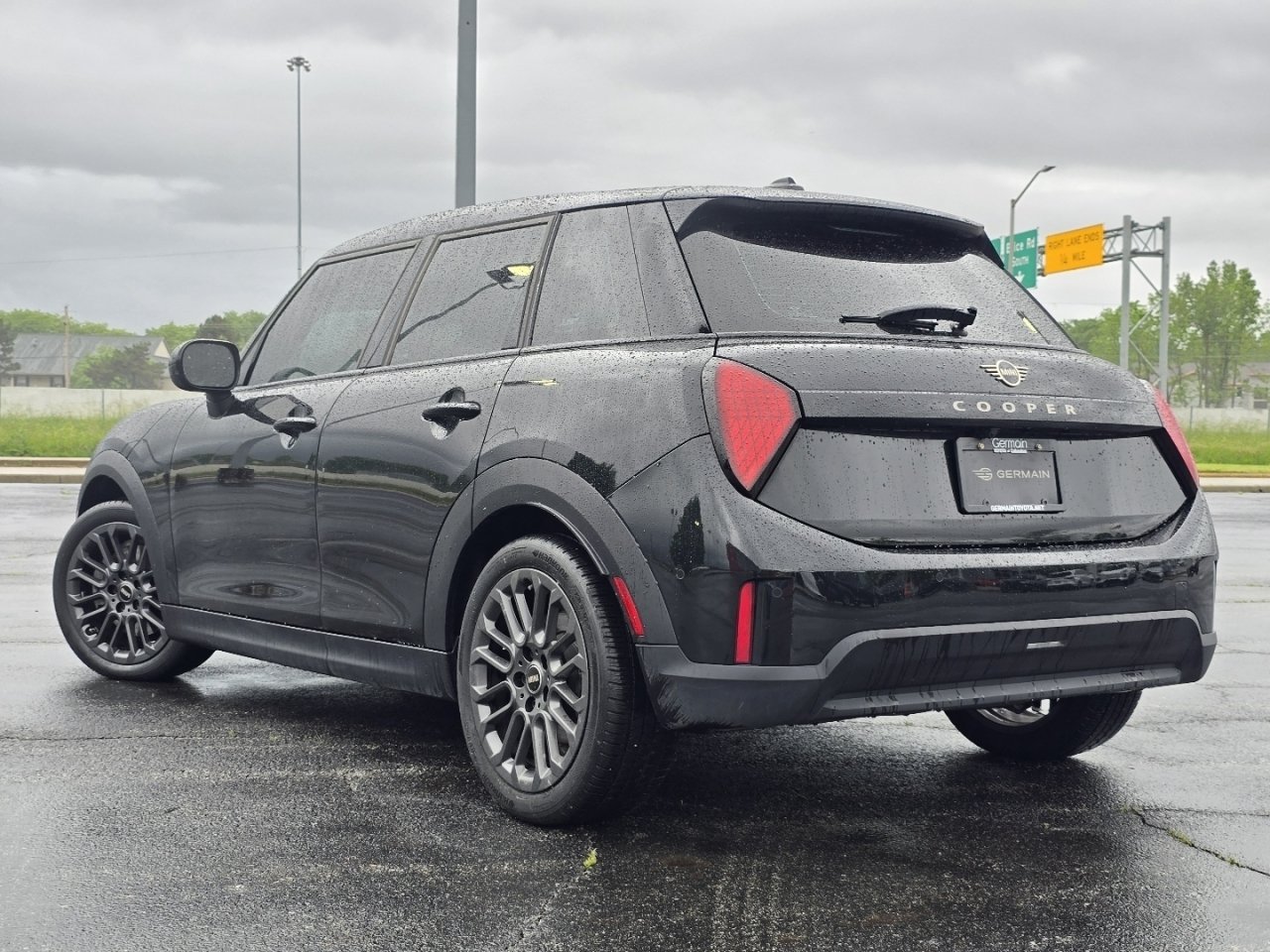 Used 2026 MINI Cooper 4-Door Hardtop FWD image 13