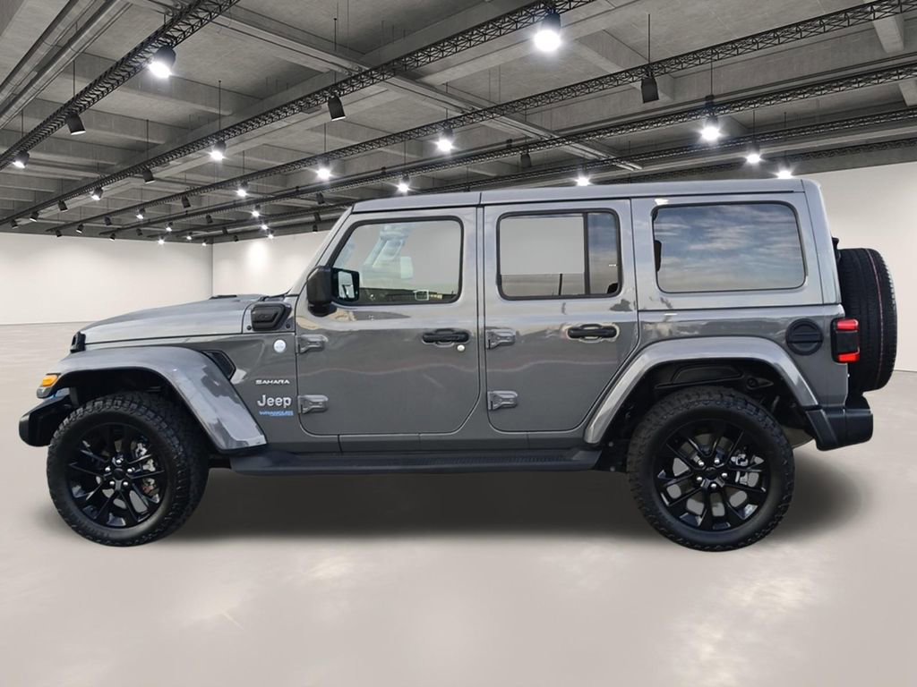 Used 2022 Jeep Wrangler Unlimited Sahara AWD/4WD image 13