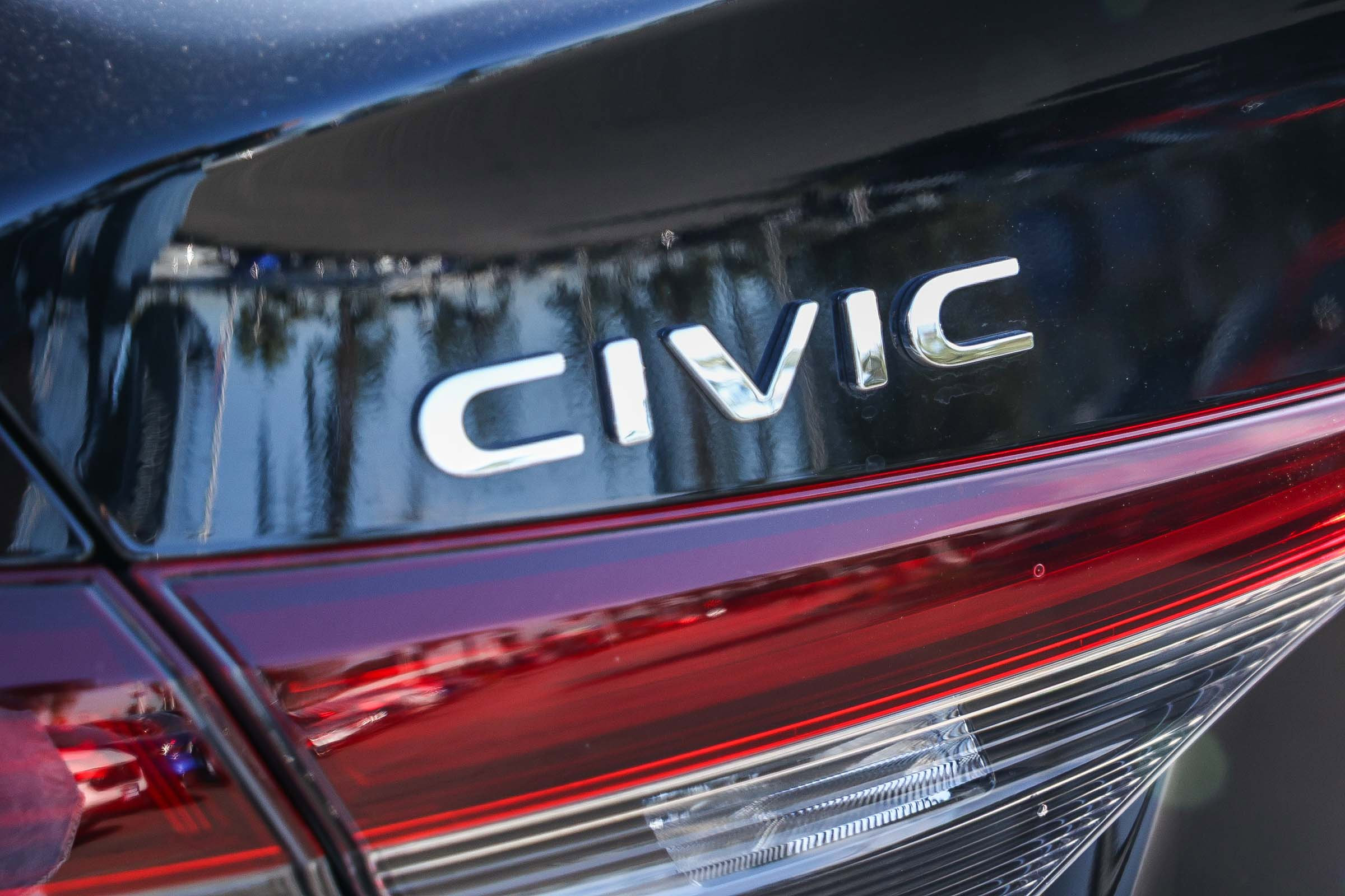 Used 2025 Honda Civic LX image 9