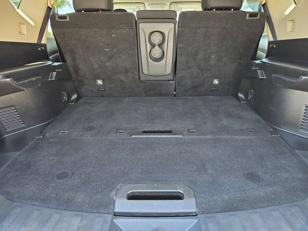 Used 2017 Nissan Rogue SV w/ SV Premium Package FWD image 18