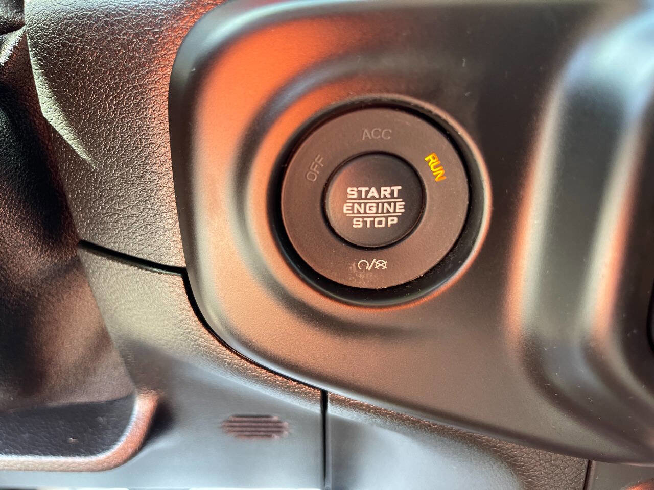 Used 2018 Jeep Wrangler Unlimited Rubicon w/ Steel Bumper Group image 19