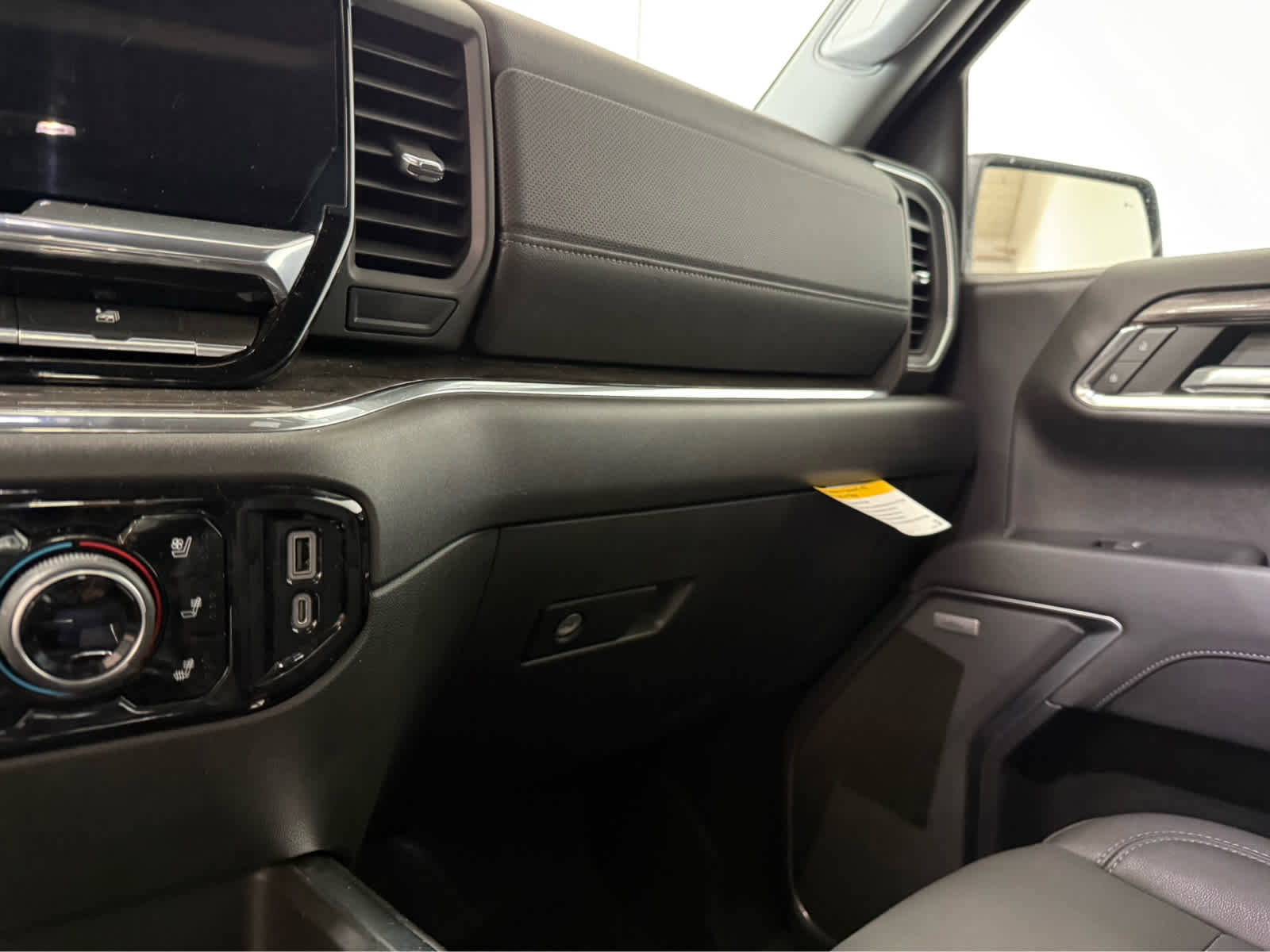 Certified 2023 Chevrolet Silverado 1500 LTZ w/ LTZ Premium Package AWD/4WD image 17