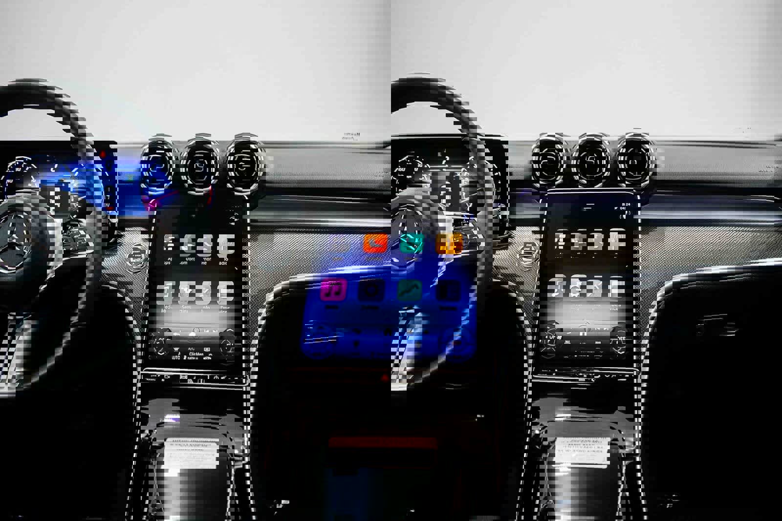 Used 2025 Mercedes-Benz C 300 Sedan image 13