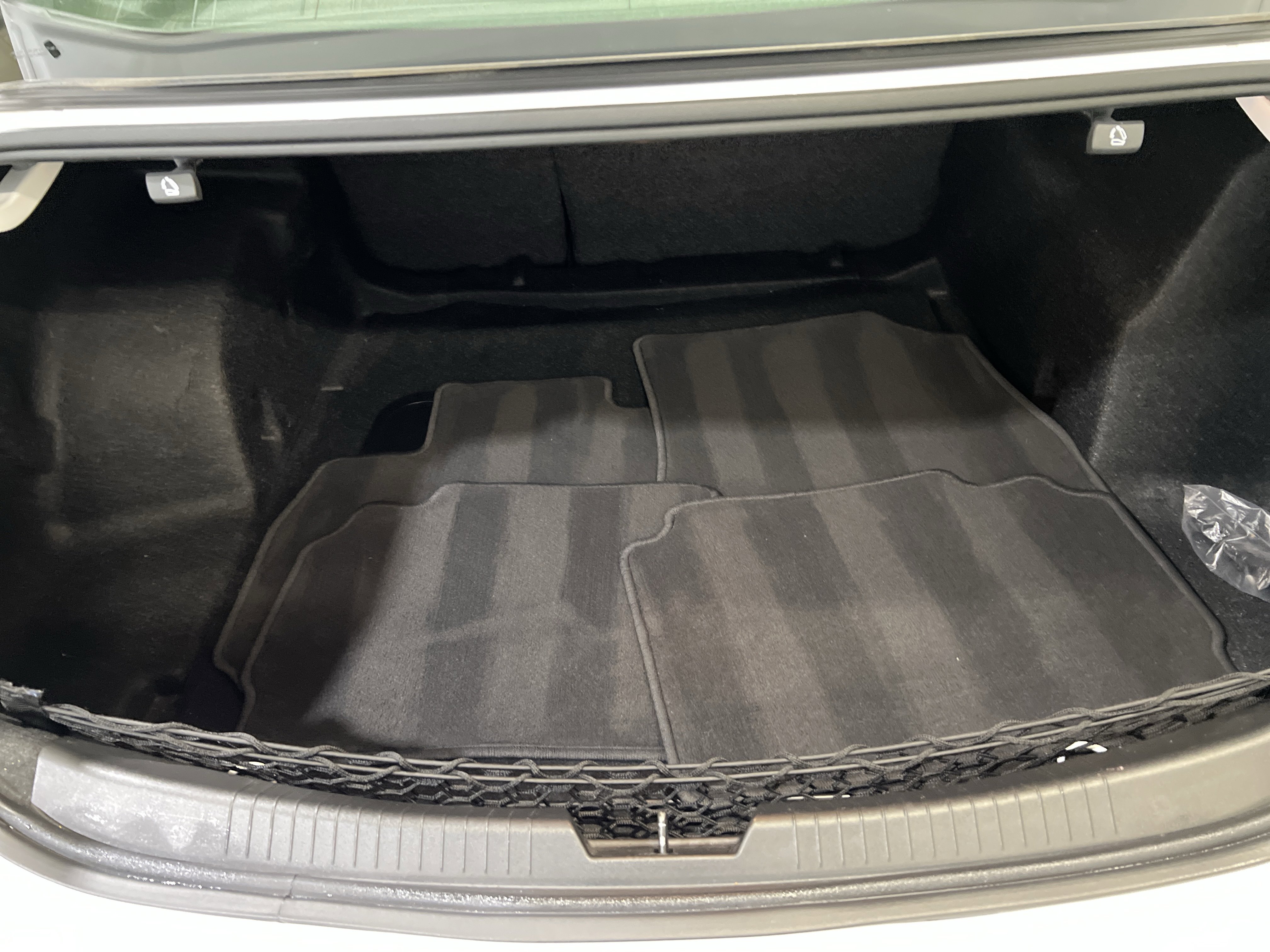 Used 2020 Chevrolet Malibu LT image 14