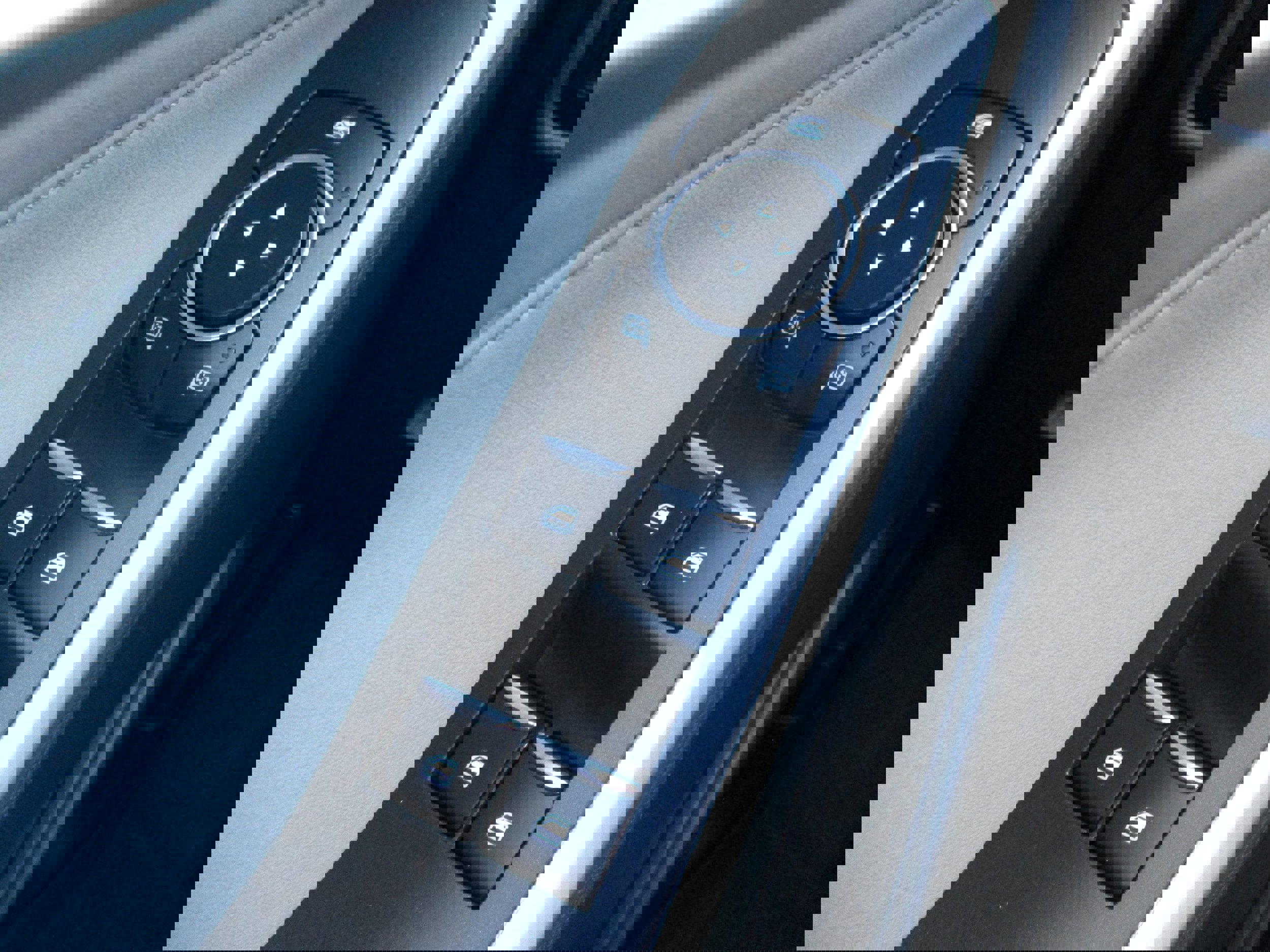 Used 2023 Ford Explorer XLT w/ Equipment Group 202A image 37