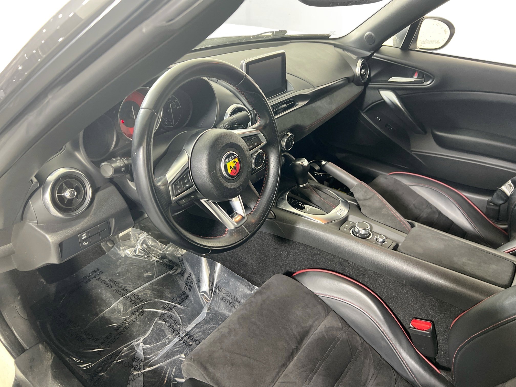 Used 2017 FIAT 124 Spider Abarth image 9