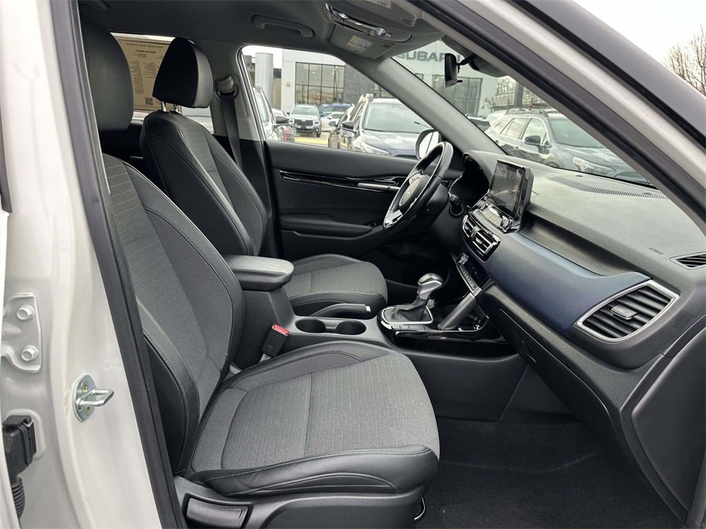 Used 2023 Kia Seltos S w/ Navigation Package image 12