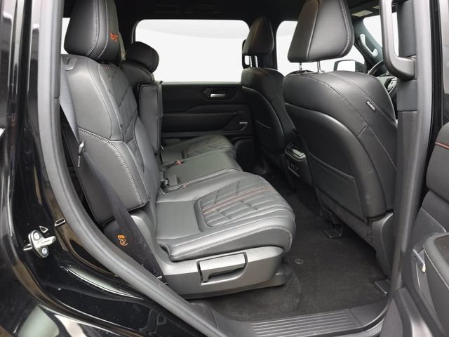 Used 2025 Nissan Armada PRO-4X AWD/4WD image 36