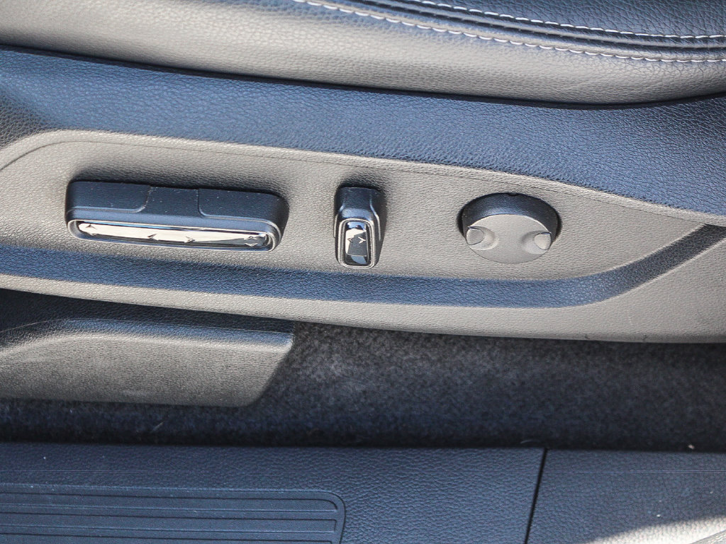 Certified 2025 Honda Pilot Touring image 22