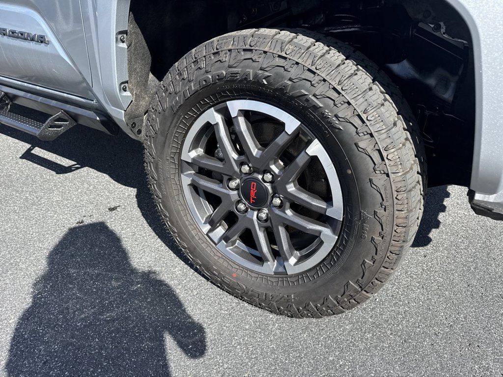 Used 2024 Toyota Tacoma TRD Sport w/ TRD Sport Upgrade Package AWD/4WD image 16