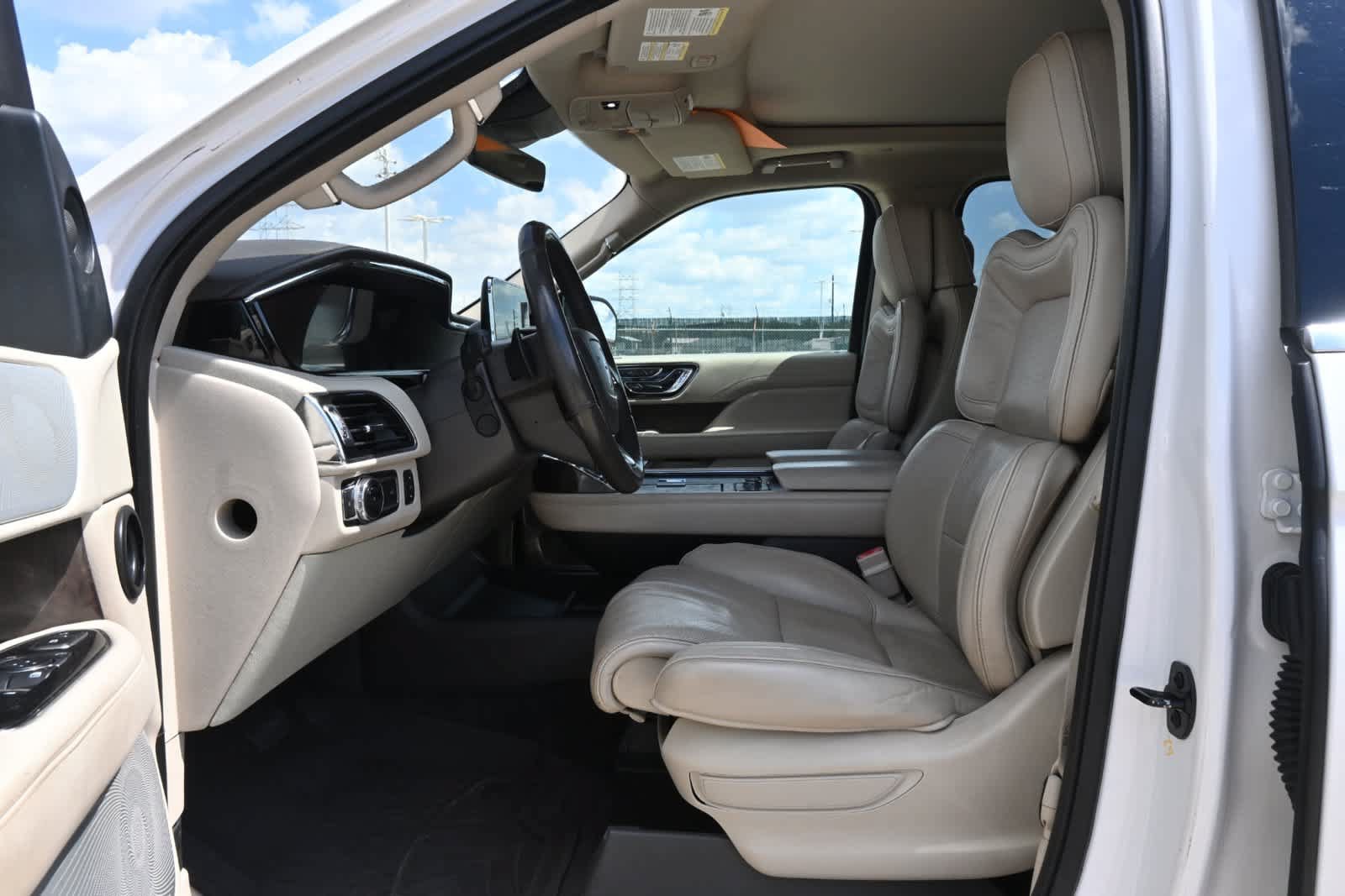 Used 2018 Lincoln Navigator L Reserve w/ Technology Package AWD/4WD image 11