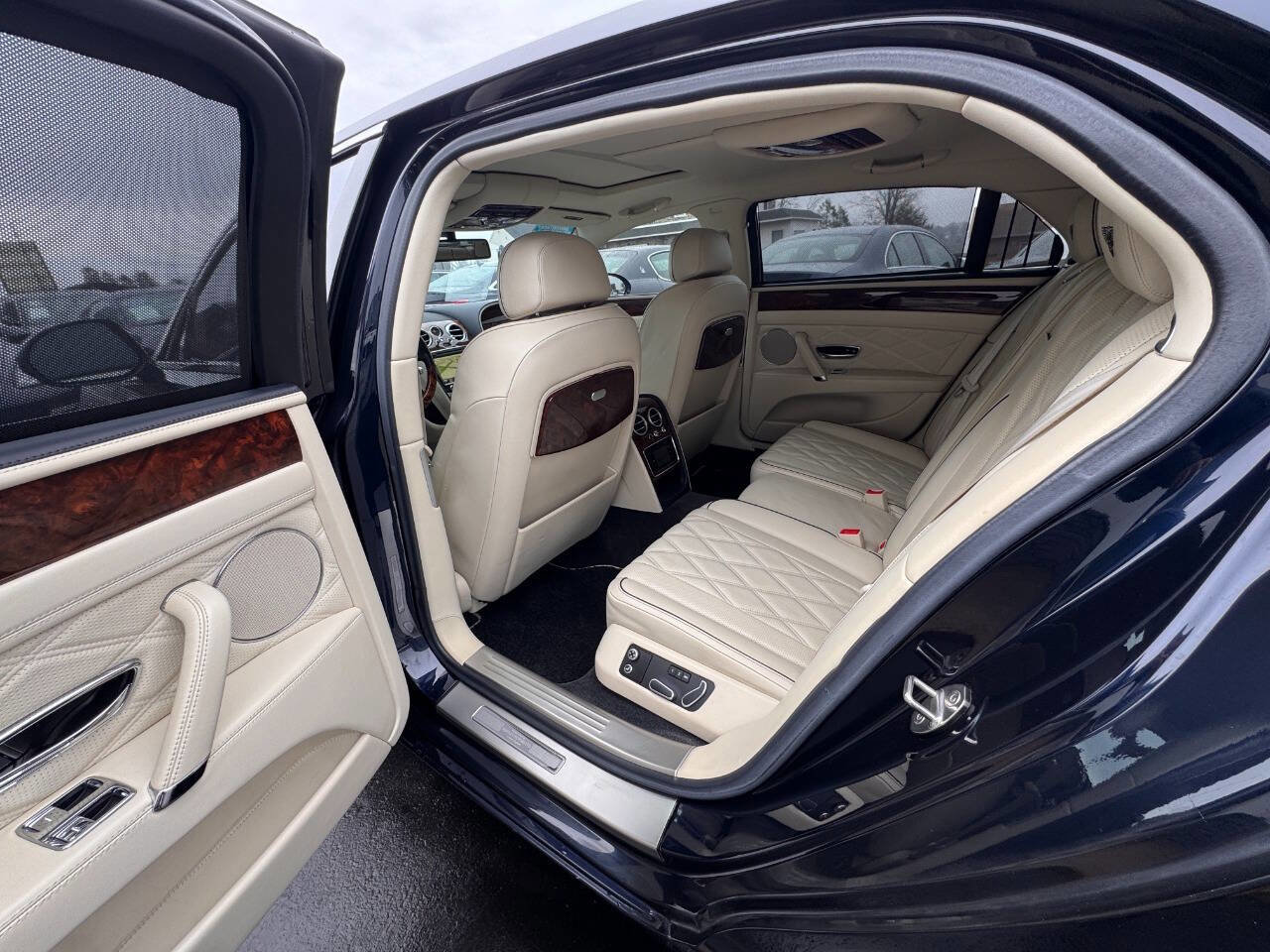 Used 2014 Bentley Flying Spur W12 image 16