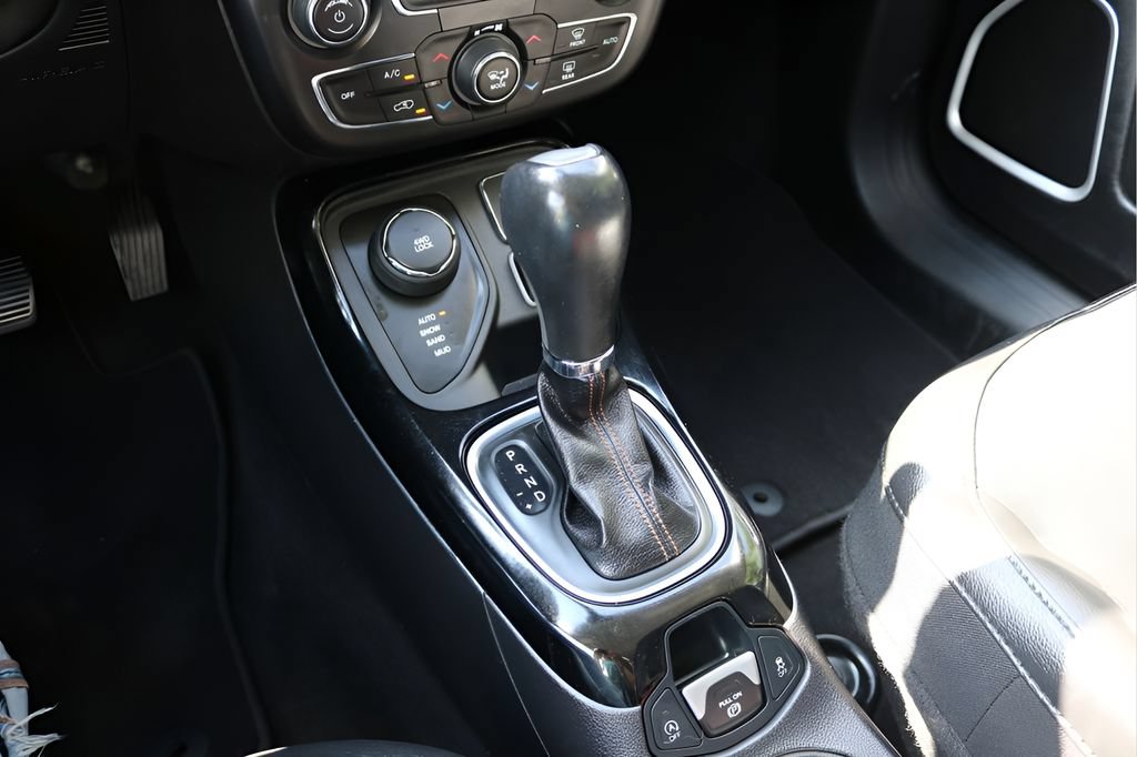 Used 2019 Jeep Compass Limited AWD/4WD image 27