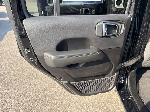 Used 2025 Jeep Wrangler Unlimited Sahara w/ Safety Group AWD/4WD image 22