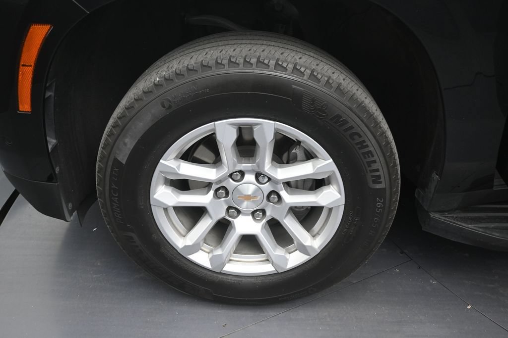 Used 2025 Chevrolet Tahoe LS RWD image 9