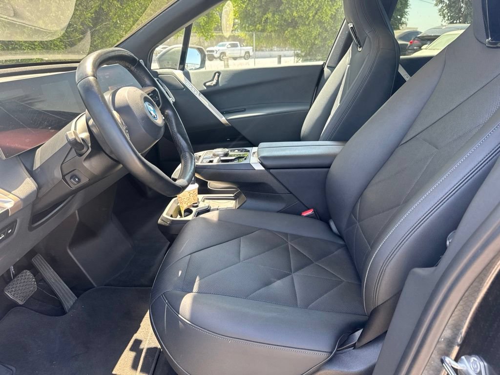 Used 2023 BMW iX xDrive50 AWD/4WD image 12