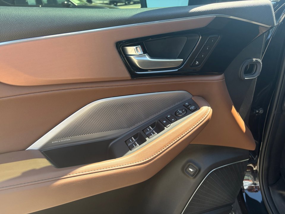 Certified 2026 Acura MDX w/ Technology Package image 32