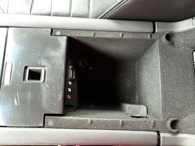 Used 2013 Ford Taurus SHO image 29