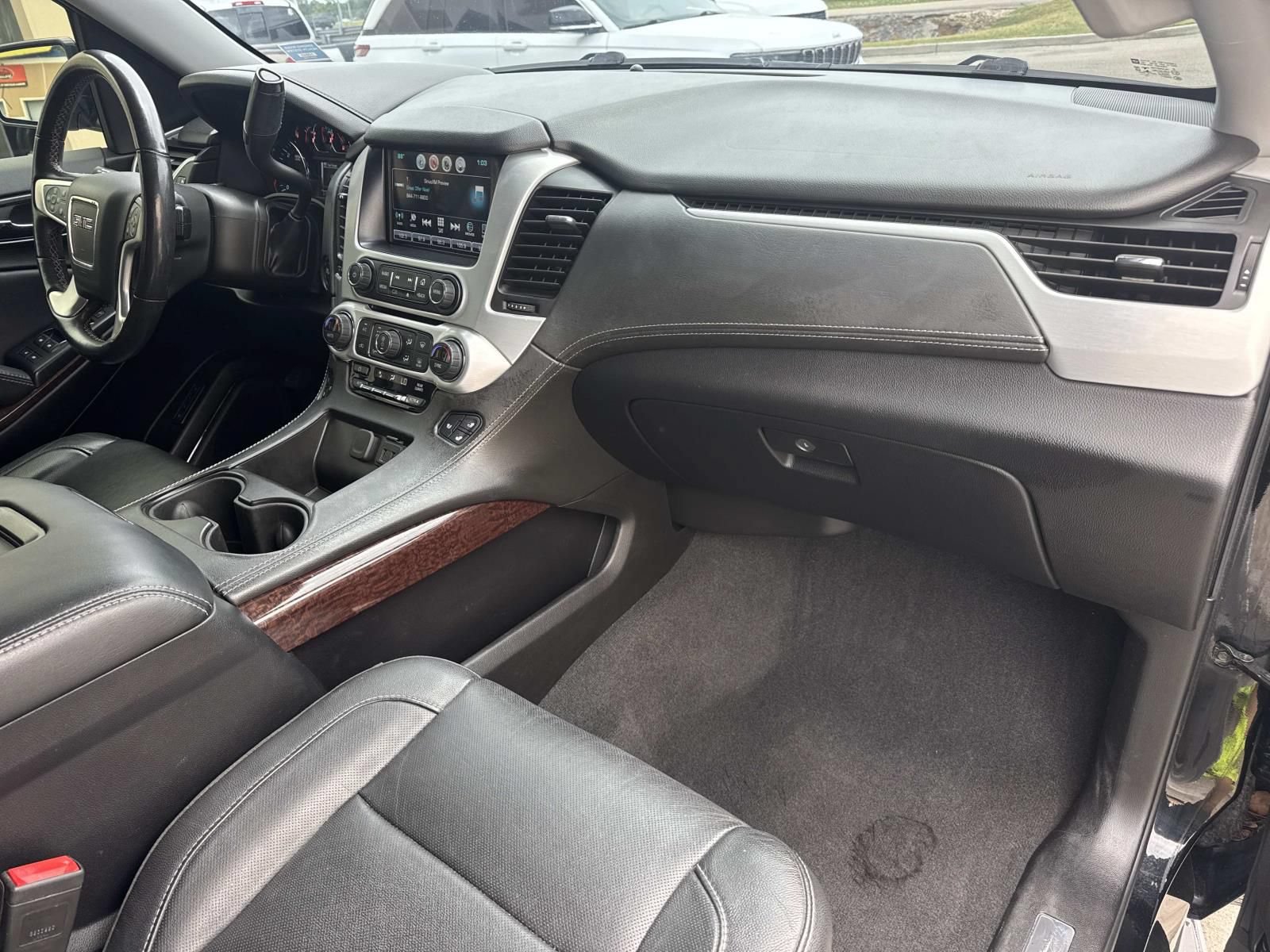 Used 2020 GMC Yukon XL SLT AWD/4WD image 14