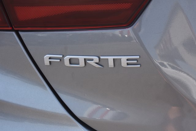 Used 2024 Kia Forte LXS FWD image 7