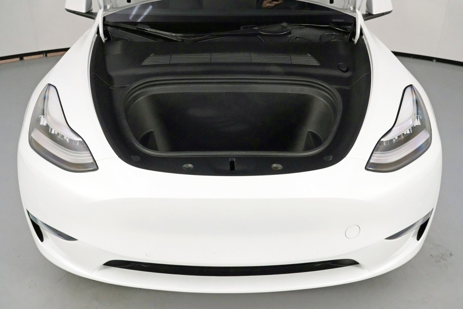 Used 2021 Tesla Model Y Long Range image 8
