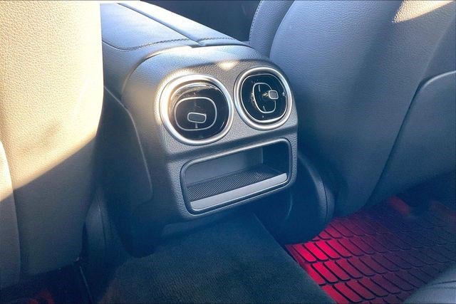 Used 2024 Mercedes-Benz C 300 Sedan image 38