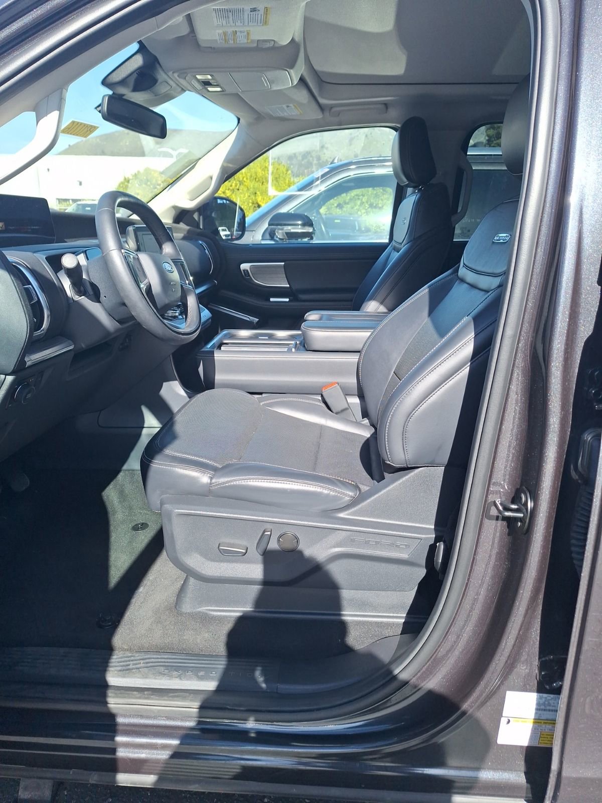 Certified 2025 Ford Expedition Platinum image 11