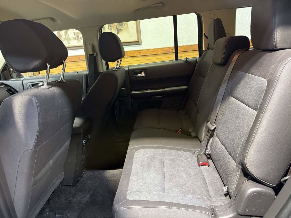 Used 2019 Ford Flex SE image 23