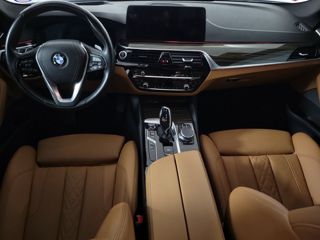 Used 2021 BMW 540i w/ Premium Package RWD image 10