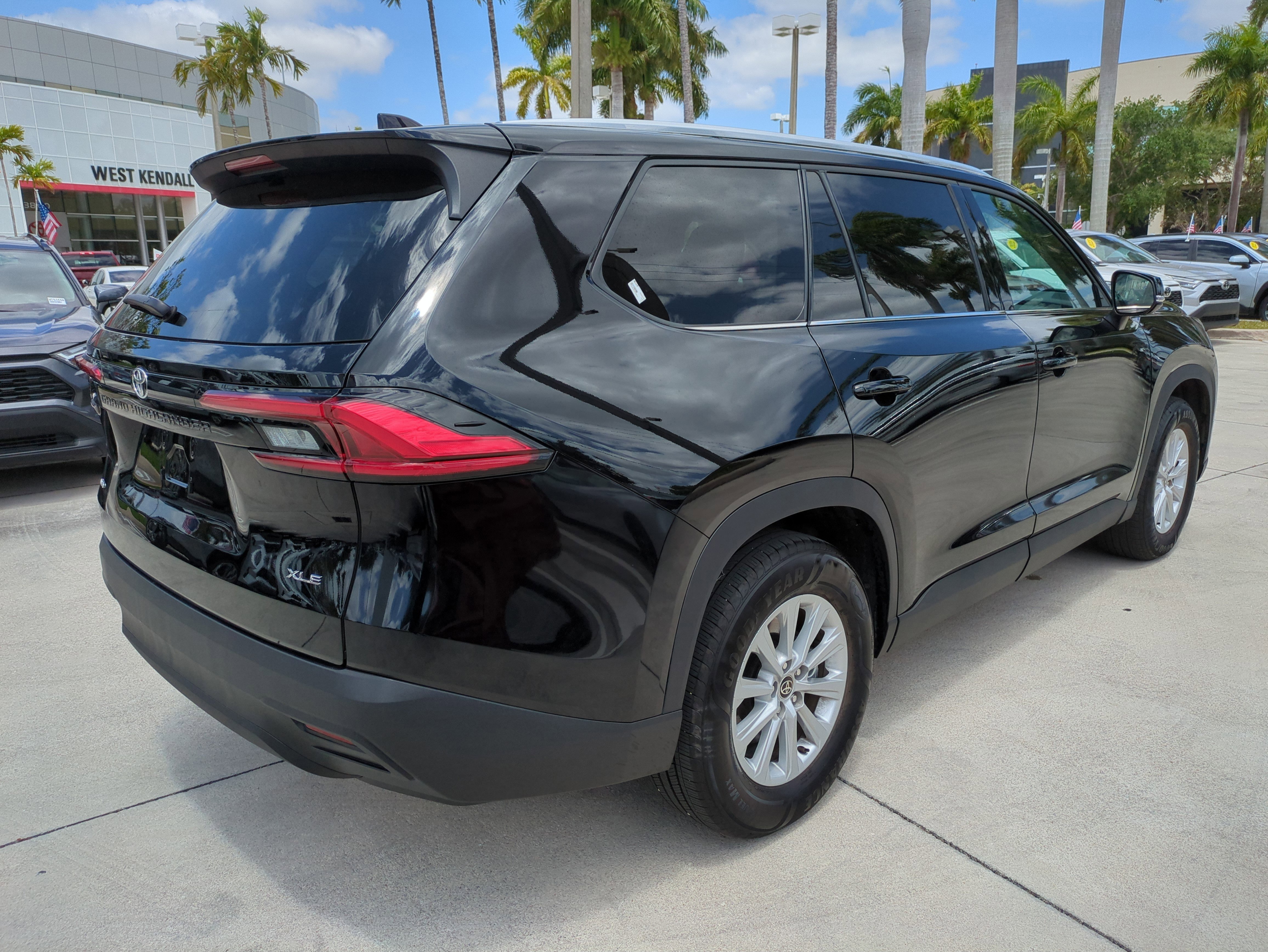 Used 2024 Toyota Grand Highlander XLE image 8