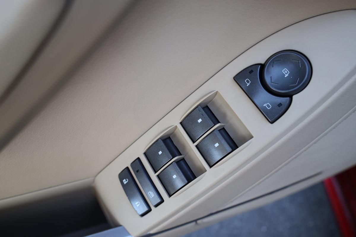 Used 2010 Cadillac CTS Luxury AWD/4WD image 11