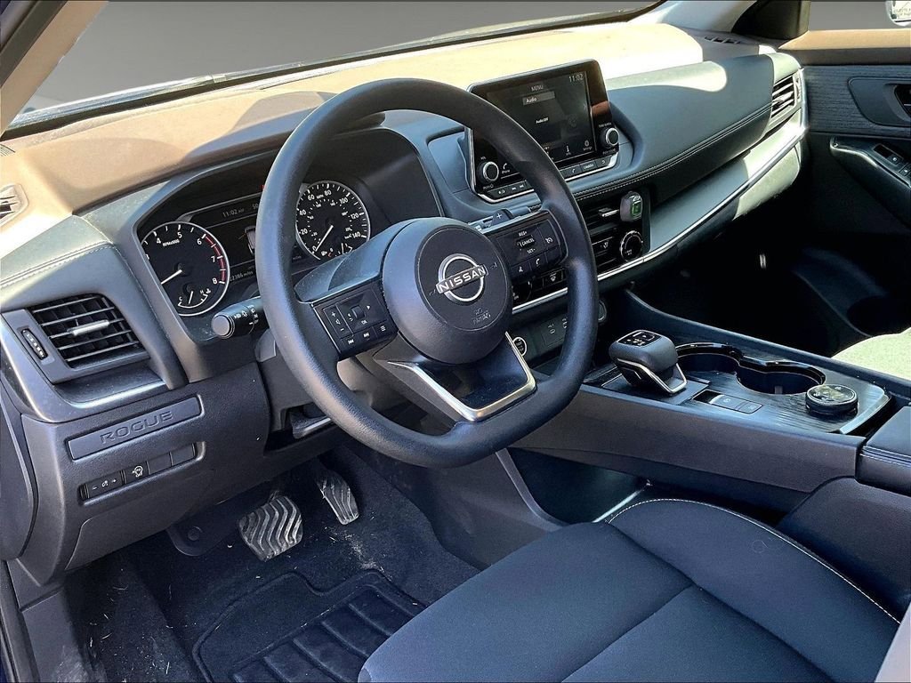 Used 2023 Nissan Rogue S AWD/4WD image 12